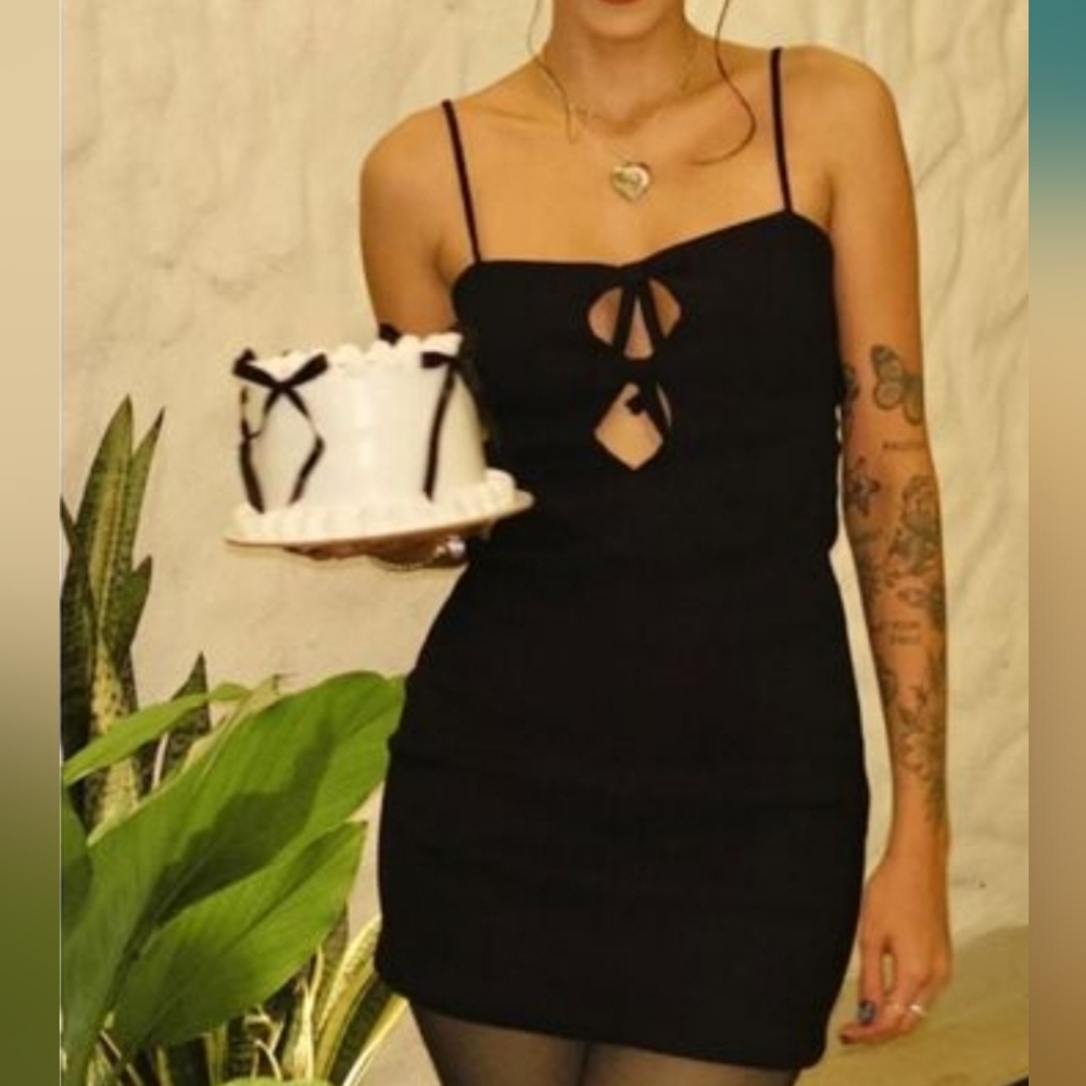 ZARA CUT OUT ELASTIC DRESS WITH BOWS Fitted short dress Black Size XS